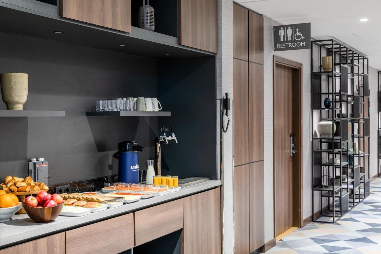Ac Hotel By Marriott Stockholm Ulriksdal Солна Экстерьер фото