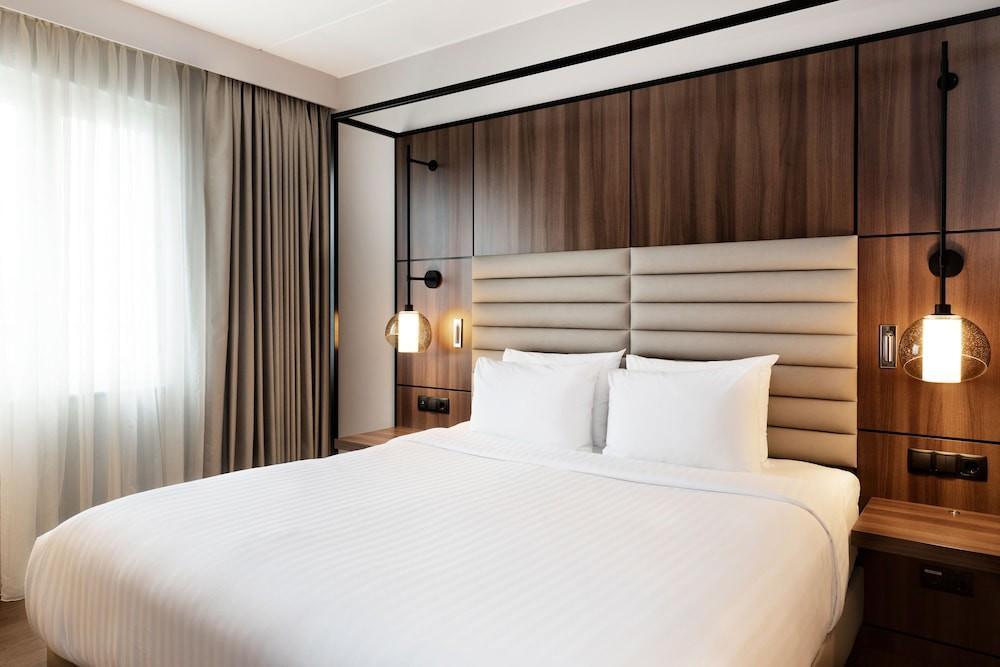Ac Hotel By Marriott Stockholm Ulriksdal Солна Экстерьер фото