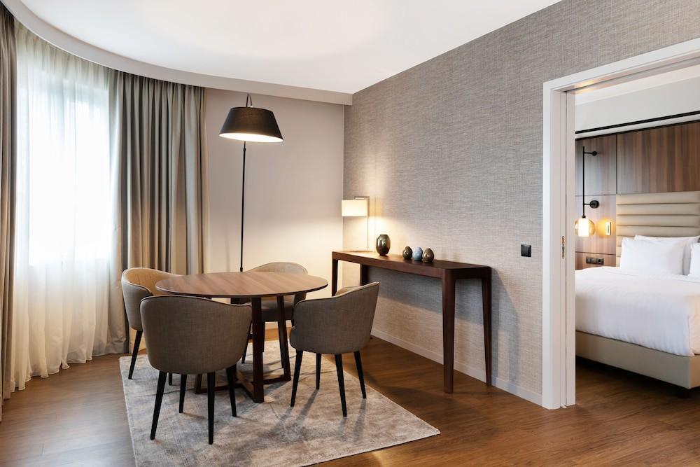 Ac Hotel By Marriott Stockholm Ulriksdal Солна Экстерьер фото