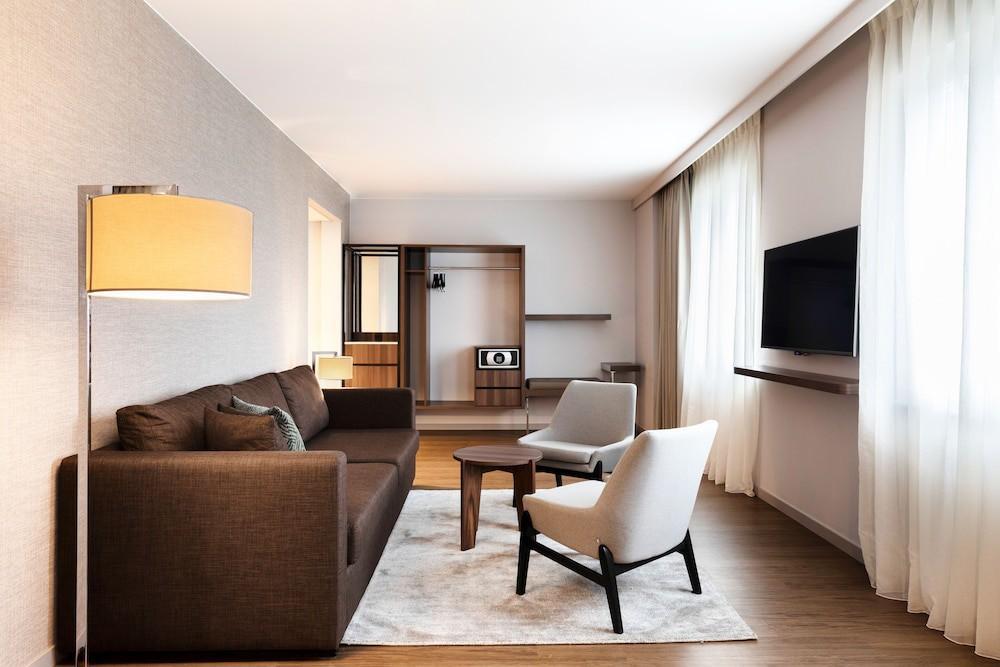 Ac Hotel By Marriott Stockholm Ulriksdal Солна Экстерьер фото